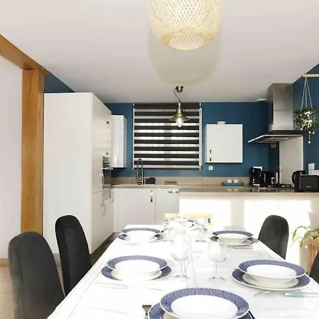 Maison Le Chapitre By La Boite En *